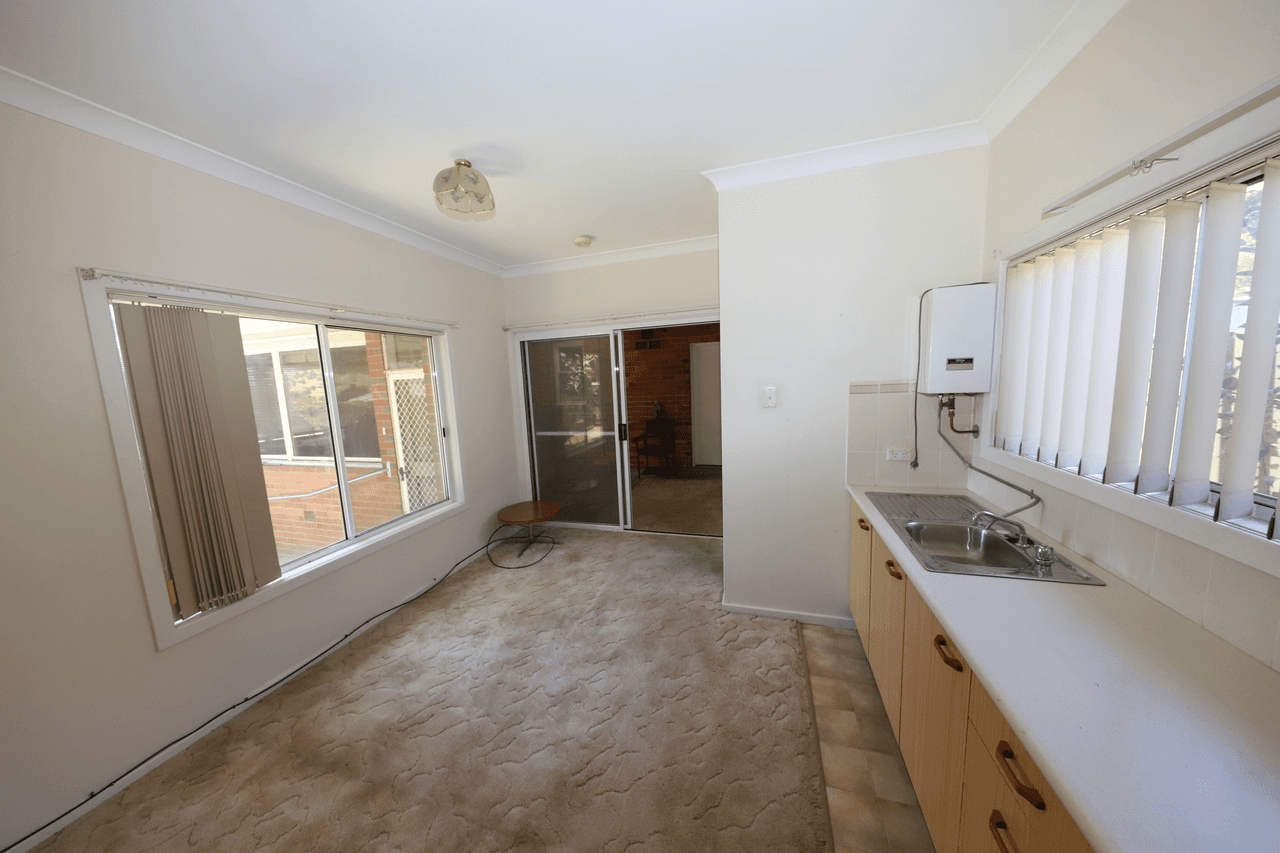 11 Simpson Street, TUMUT, NSW 2720