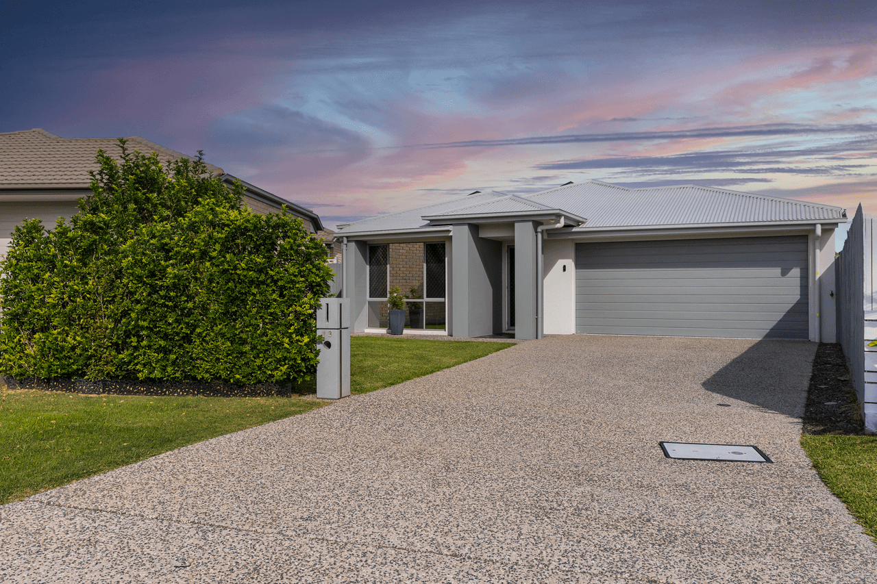 13 Mary Place, ORMEAU, QLD 4208