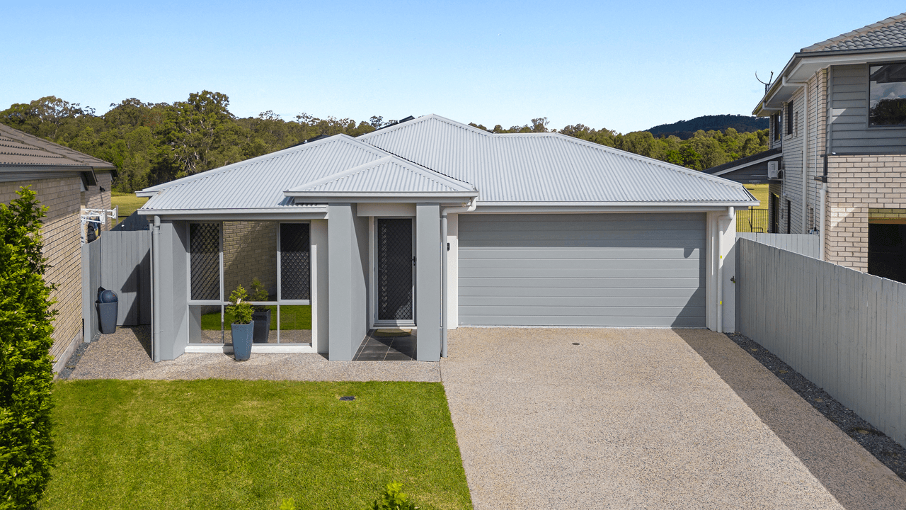 13 Mary Place, ORMEAU, QLD 4208