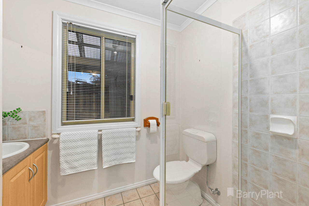 1/54 Smethurst Avenue, Pakenham, VIC 3810