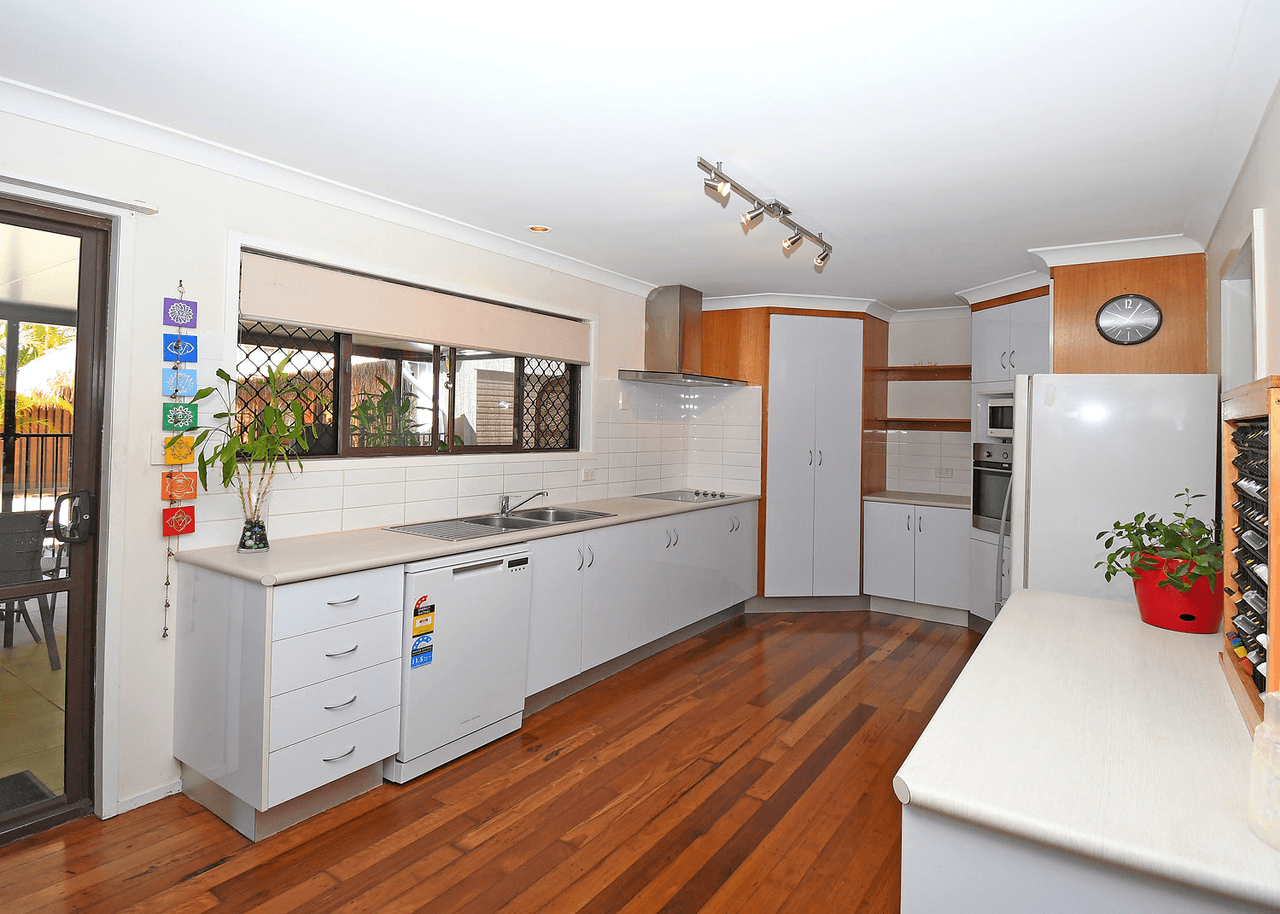 15 TINGIRA Terrace, SCARNESS, QLD 4655