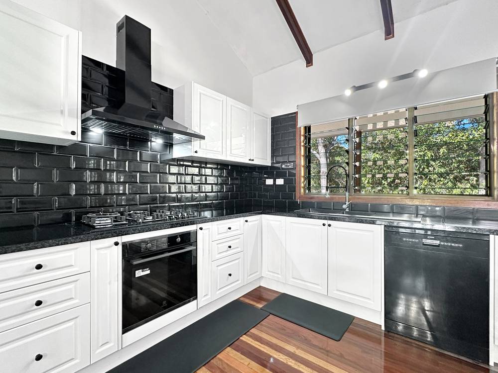 28 Pollard St, Horseshoe Bay, QLD 4819