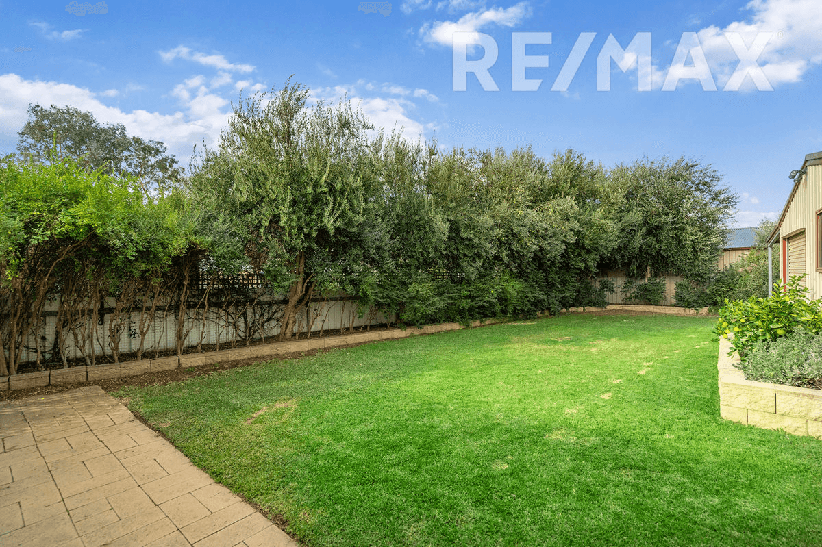 26 Kimba Drive, GLENFIELD PARK, NSW 2650