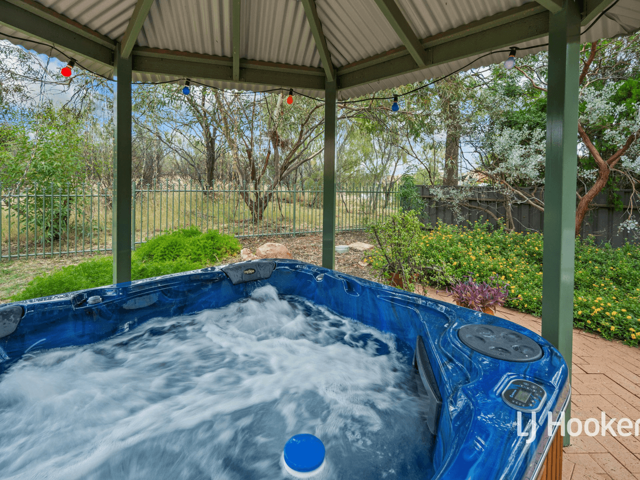 3 Lakes Court, DESERT SPRINGS, NT 0870