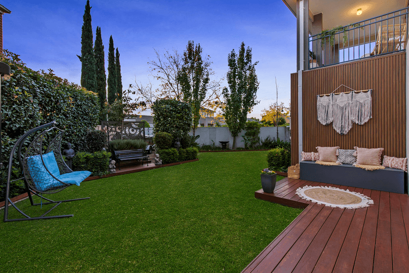 10 Catani Mews, CAROLINE SPRINGS, VIC 3023