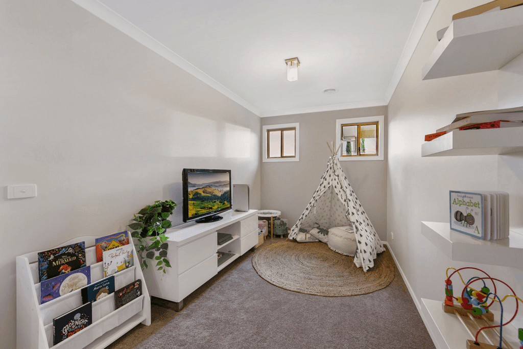 10 Catani Mews, CAROLINE SPRINGS, VIC 3023