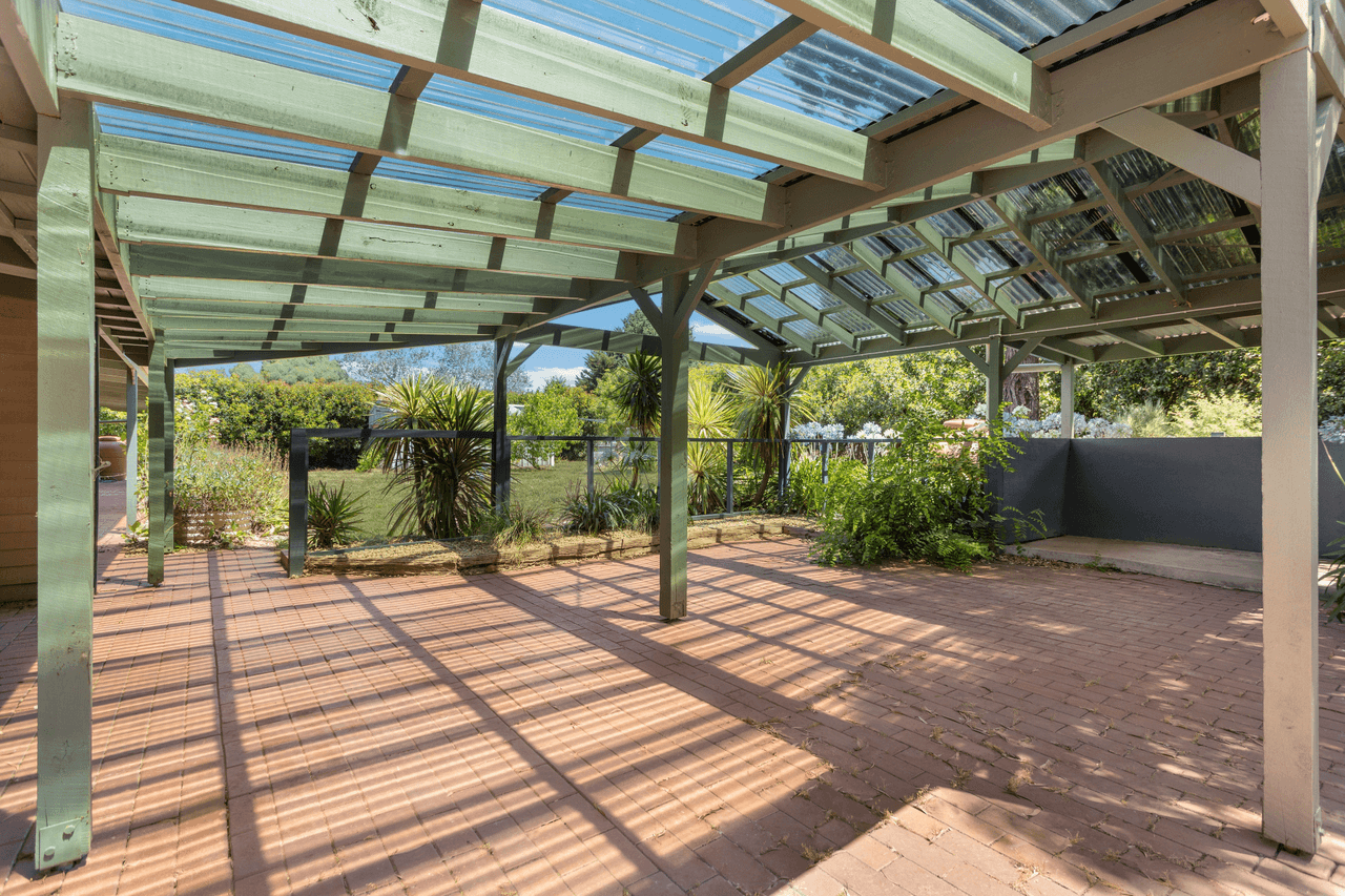 2 Louise Lane, LANCEFIELD, VIC 3435