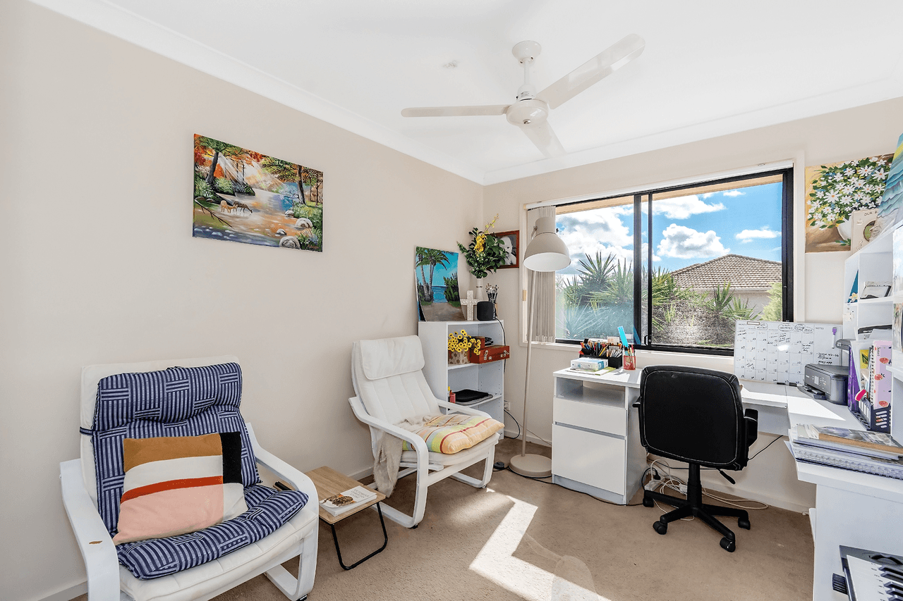 402/2 Gentian Drive, ARUNDEL, QLD 4214