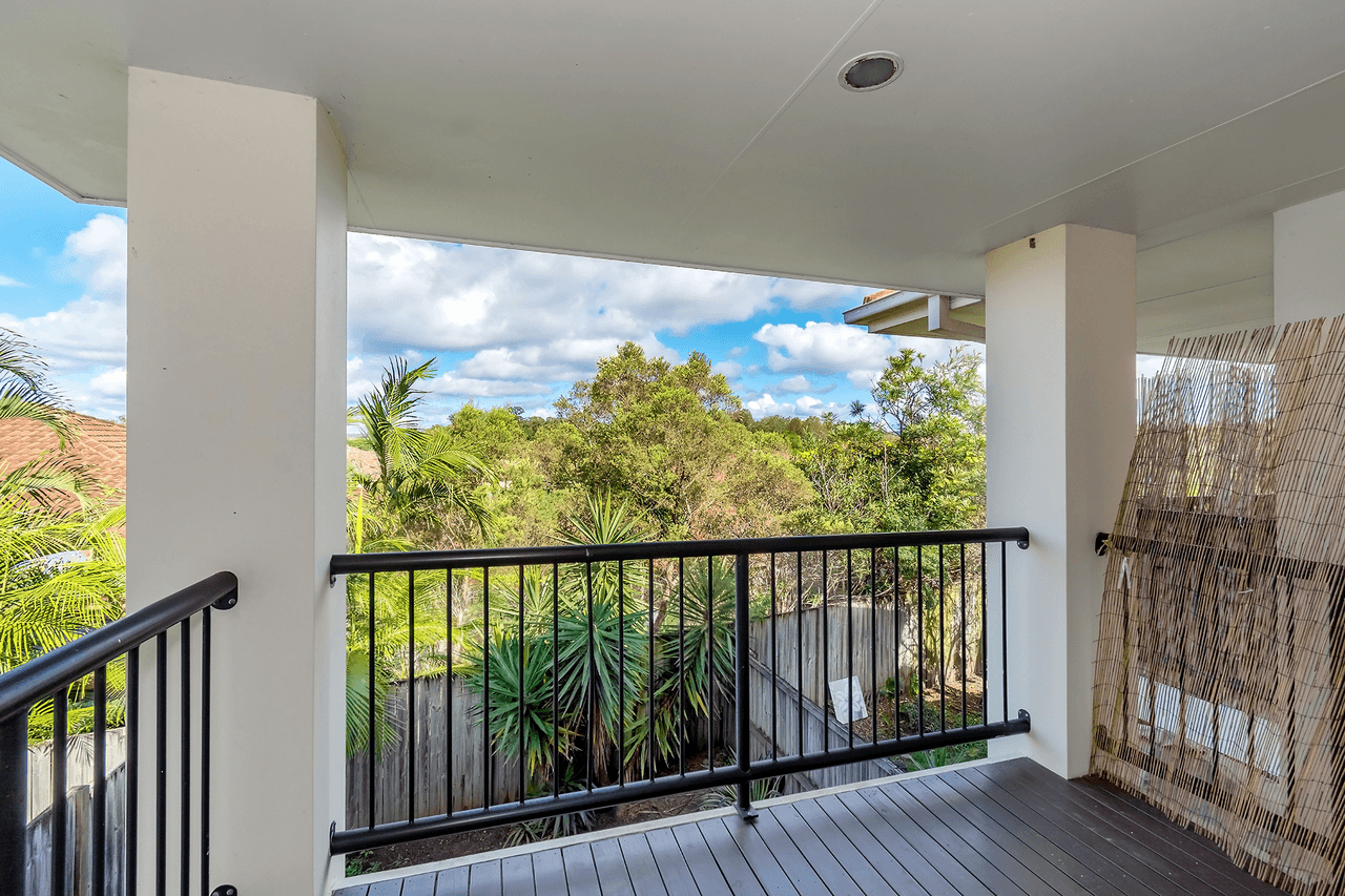 402/2 Gentian Drive, ARUNDEL, QLD 4214