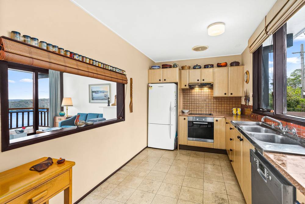 10 Molong Road, GYMEA BAY, NSW 2227