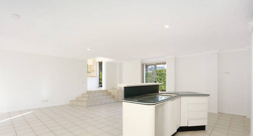 36 Sunbird Avenue, PARADISE POINT, QLD 4216