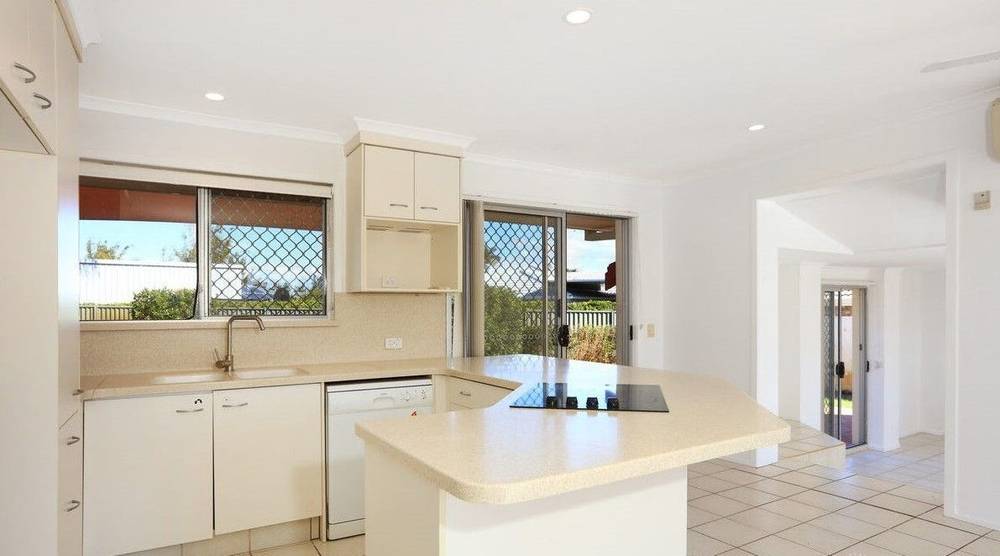 36 Sunbird Avenue, PARADISE POINT, QLD 4216