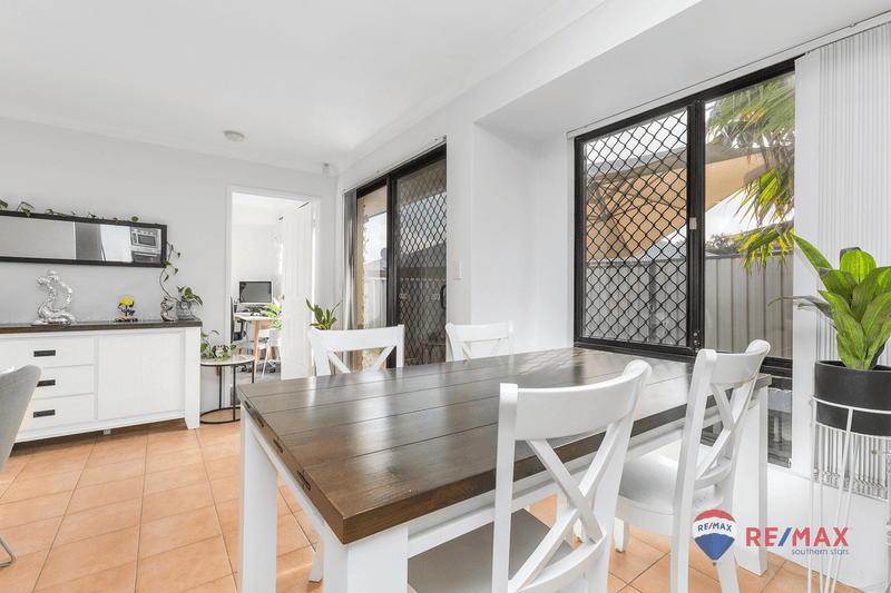 4C  Ball Place, Queens Park, WA 6107