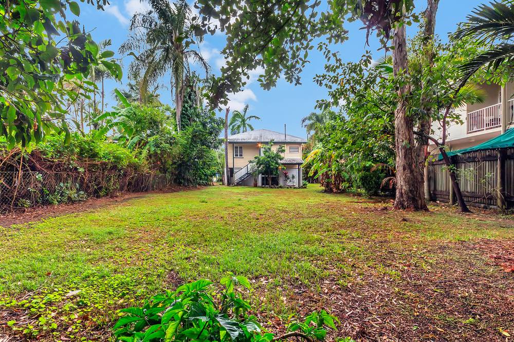 37 Macnamara Street, MANUNDA, QLD 4870