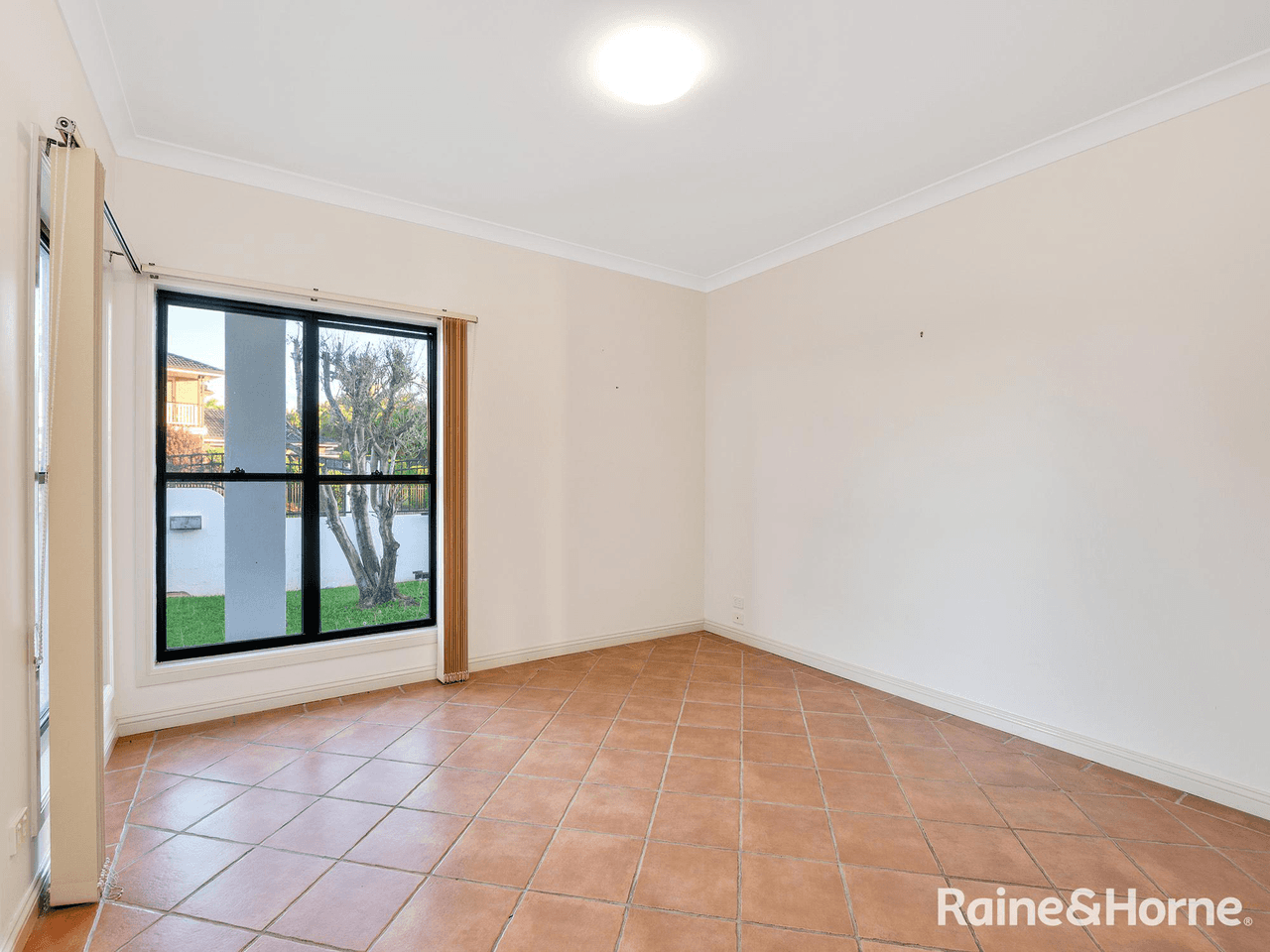 1 Cliftonville Place, REDLAND BAY, QLD 4165