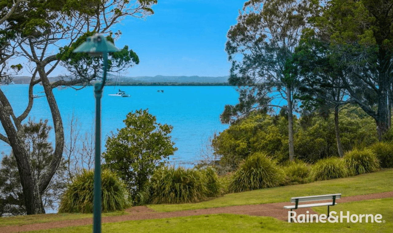 1 Cliftonville Place, REDLAND BAY, QLD 4165