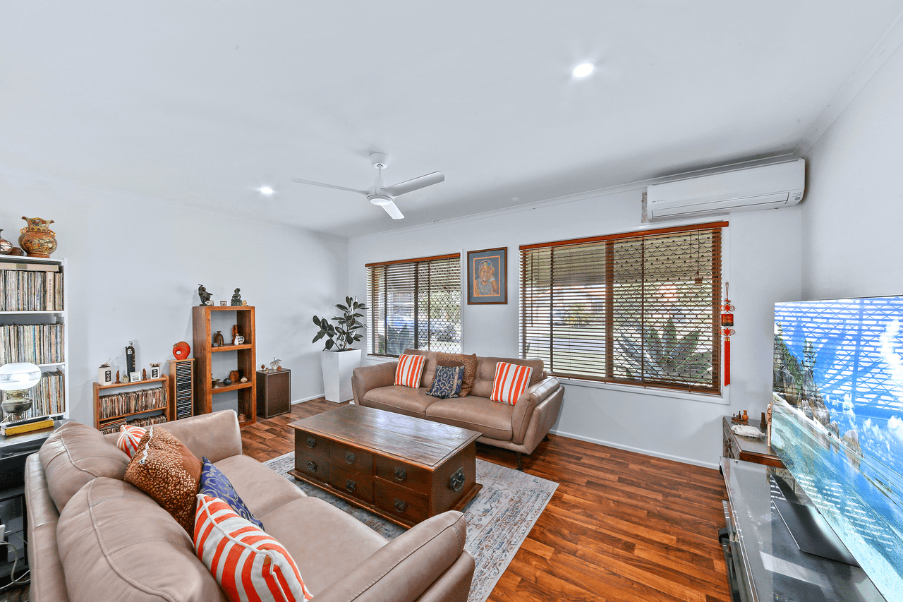 52 Dalby Street, MAROOCHYDORE, QLD 4558