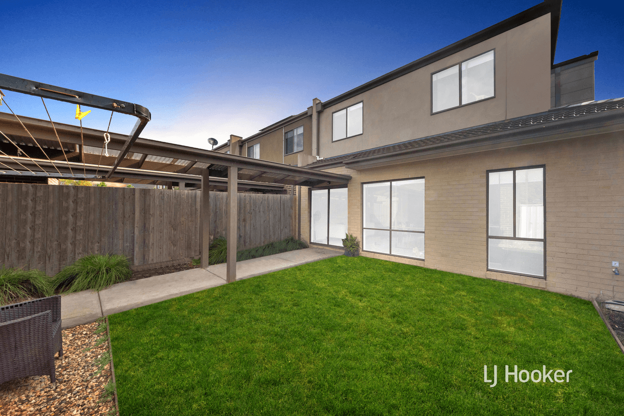 71 Fiorelli Boulevard, CRANBOURNE EAST, VIC 3977