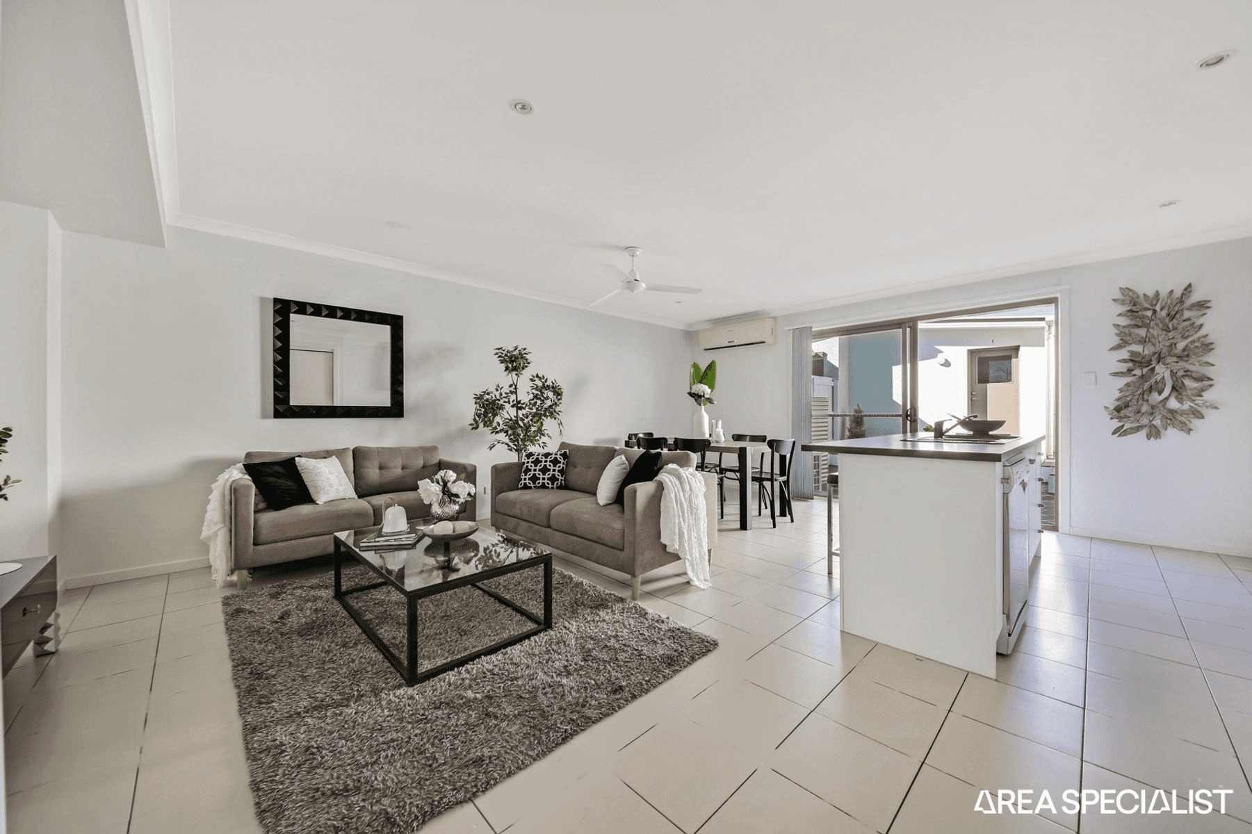 2/1 Leichhardt Street, Coomera, QLD 4209