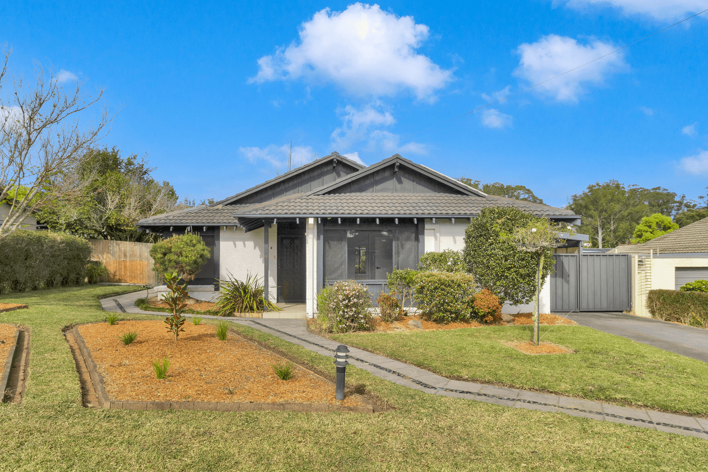 16 Crestwood Avenue, NIAGARA PARK, NSW 2250