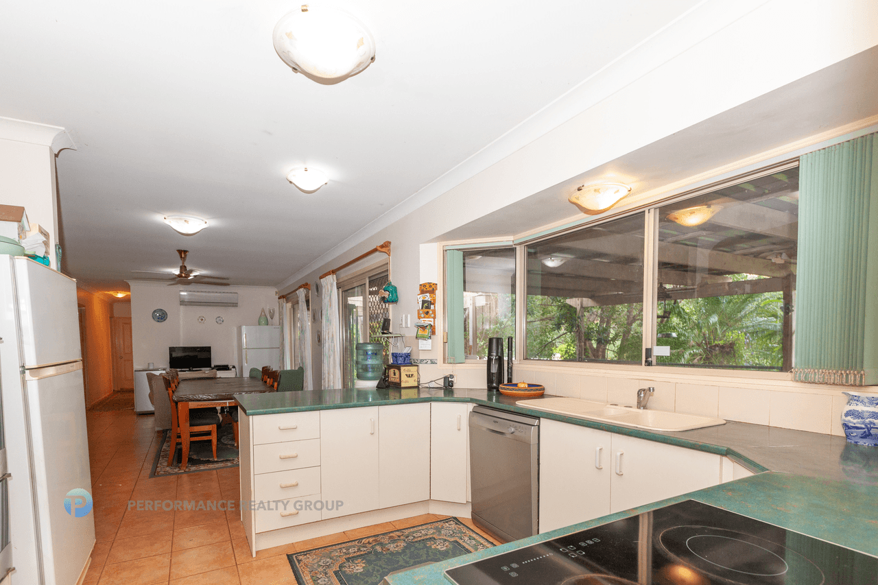 21 Gardenia Drive, BONOGIN, QLD 4213