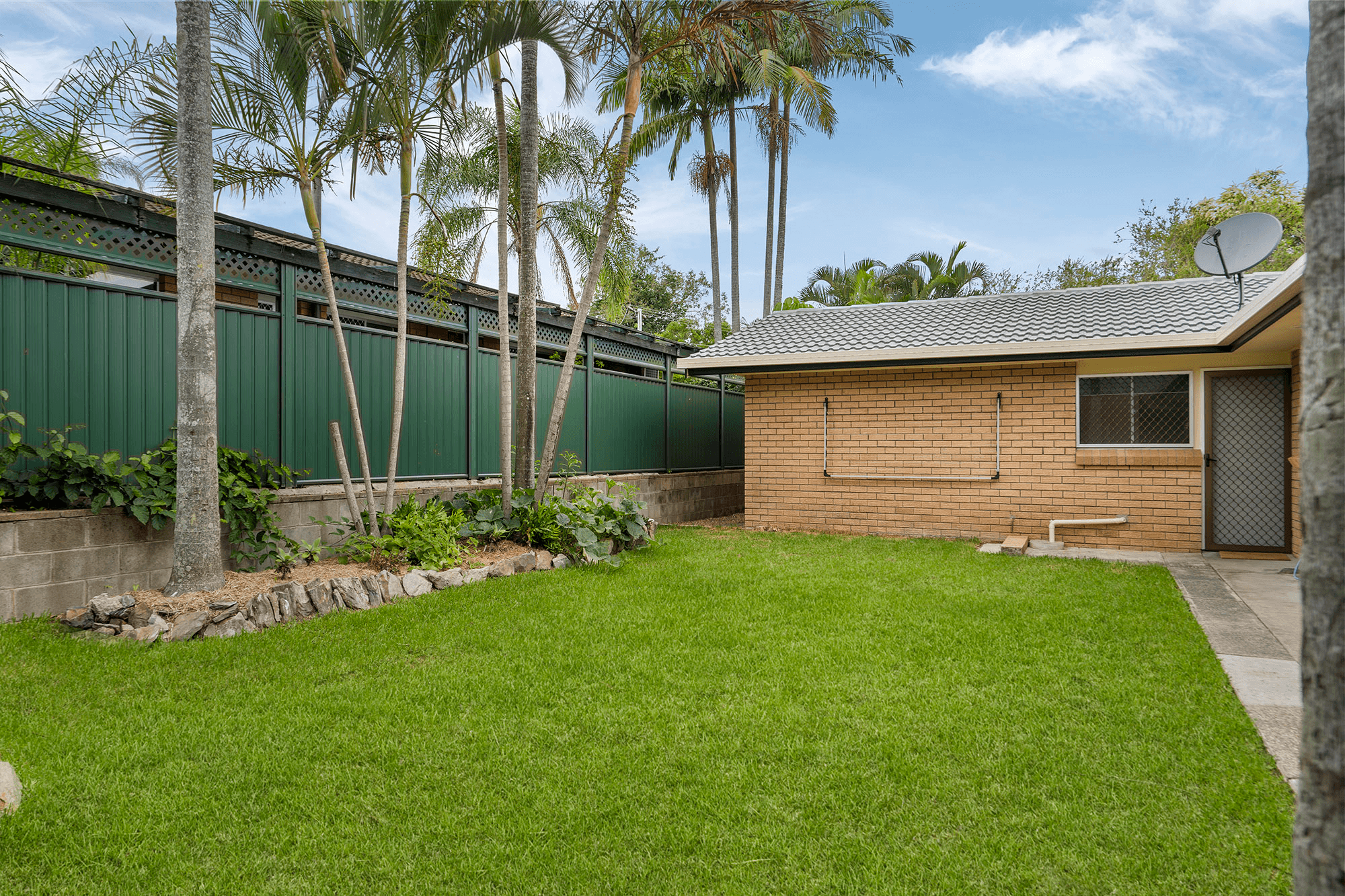 15 Batman Crescent, SPRINGWOOD, QLD 4127