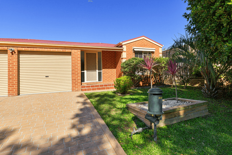 3 Lawver Cr, LAKE MUNMORAH, NSW 2259