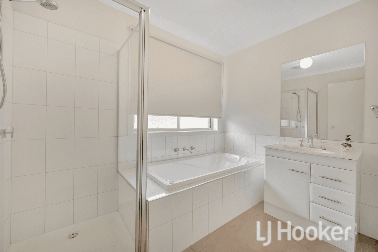 48 Saltbush Crescent, BROOKFIELD, VIC 3338