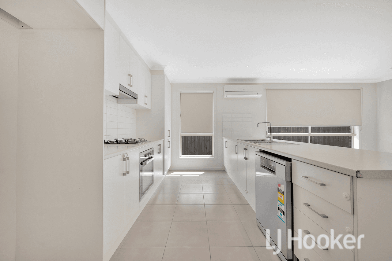 48 Saltbush Crescent, BROOKFIELD, VIC 3338