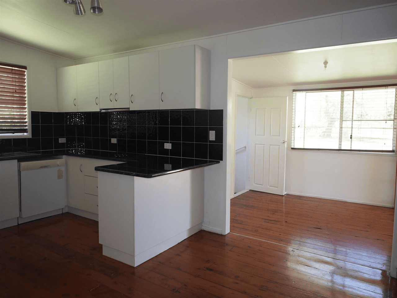 11 Short Street, PITTSWORTH, QLD 4356