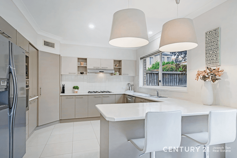 12 Compass Avenue, Beaumont Hills, NSW 2155