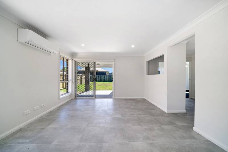 4 Little Court, MORAYFIELD, QLD 4506