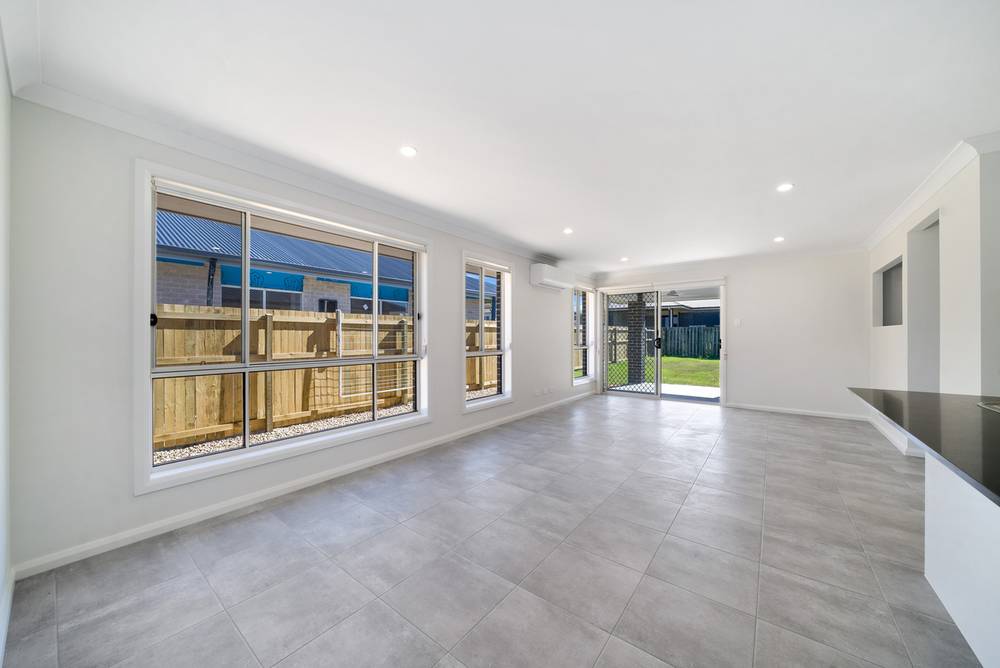 4 Little Court, MORAYFIELD, QLD 4506