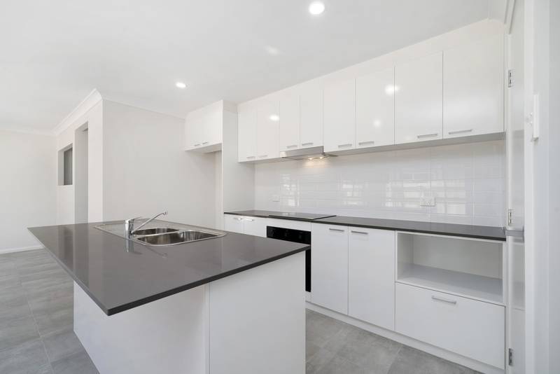 4 Little Court, MORAYFIELD, QLD 4506