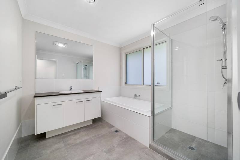 4 Little Court, MORAYFIELD, QLD 4506