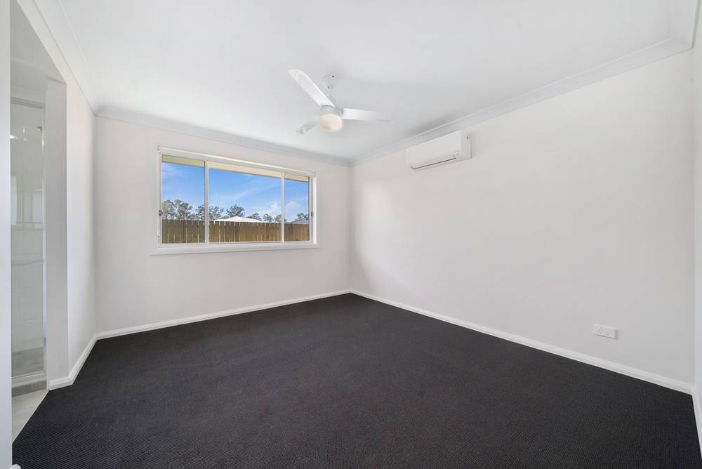 4 Little Court, MORAYFIELD, QLD 4506