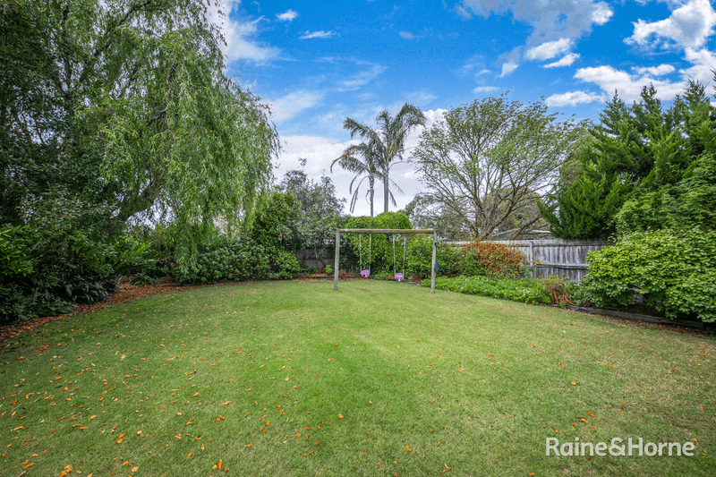 37 Burke Road, SUNBURY, VIC 3429