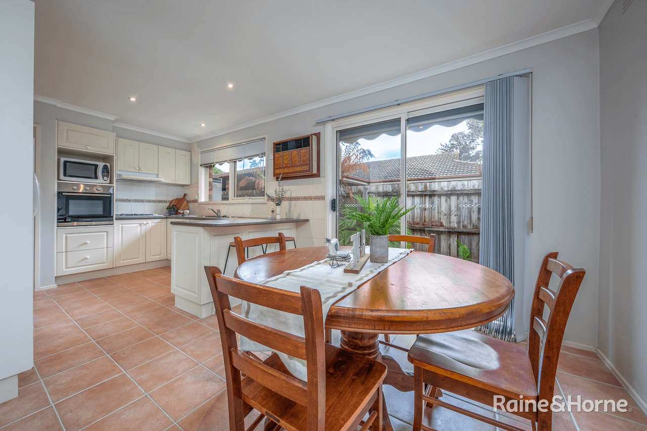 37 Burke Road, SUNBURY, VIC 3429