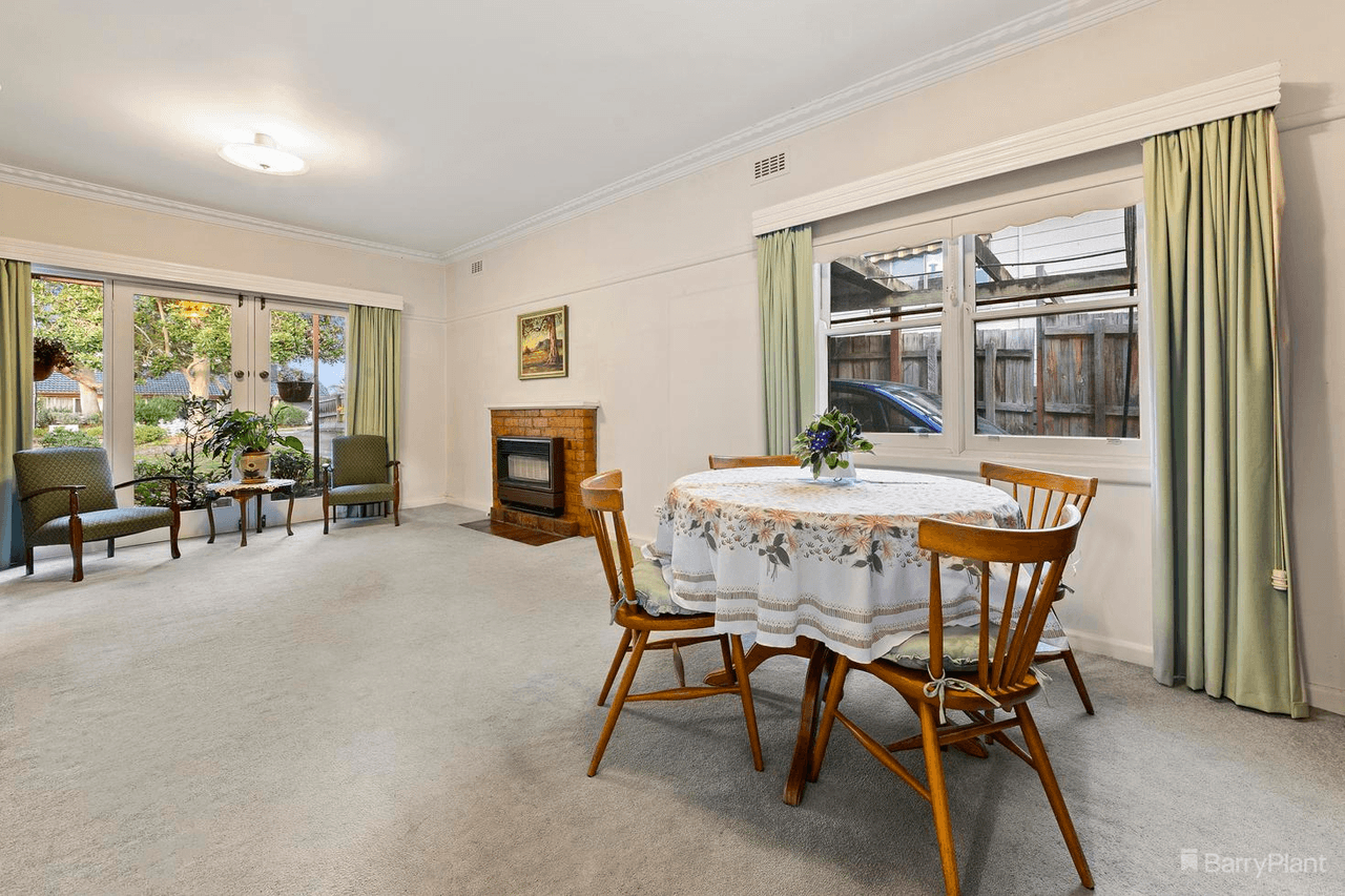 17 Bonnie Doone Street, BRIAR HILL, VIC 3088