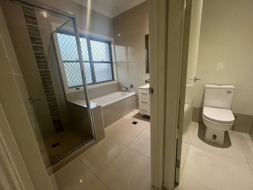 24 Fred Pham Cres, Doolandella, QLD 4077