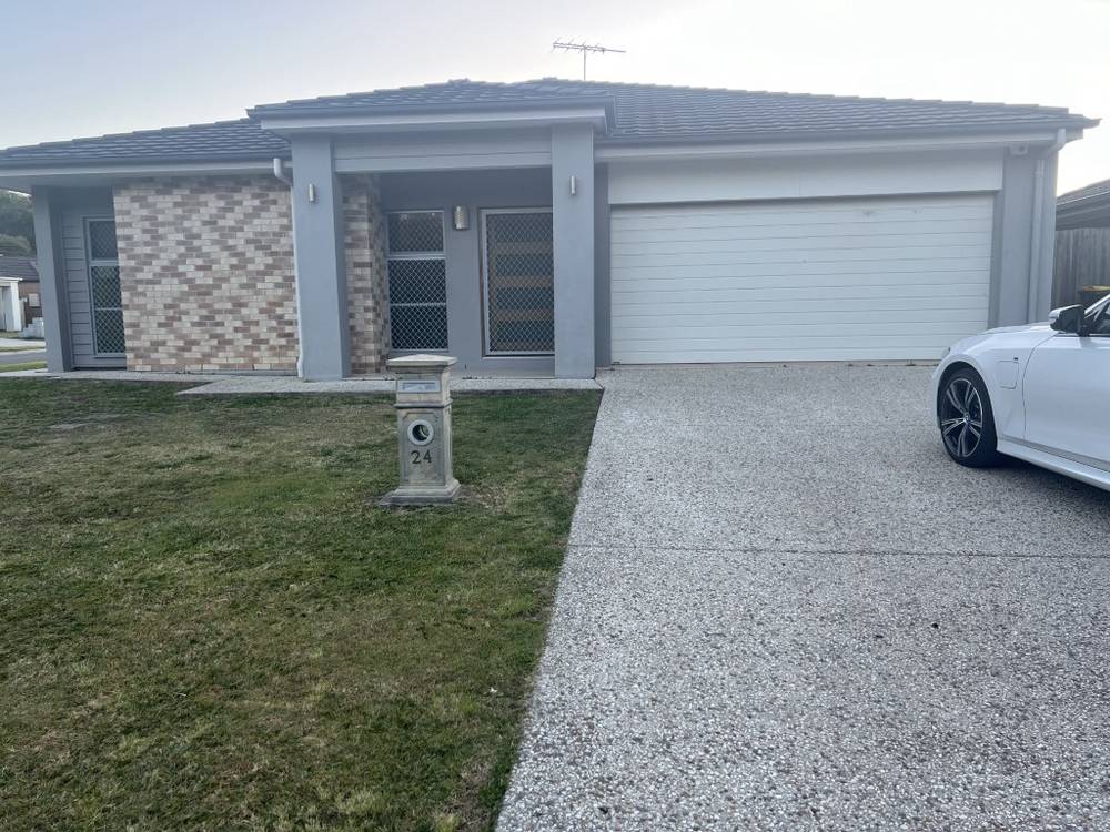 24 Fred Pham Cres, Doolandella, QLD 4077