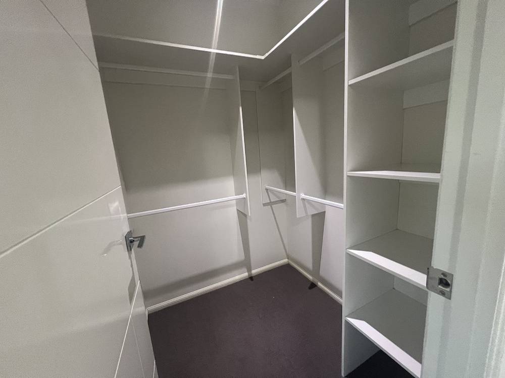 24 Fred Pham Cres, Doolandella, QLD 4077