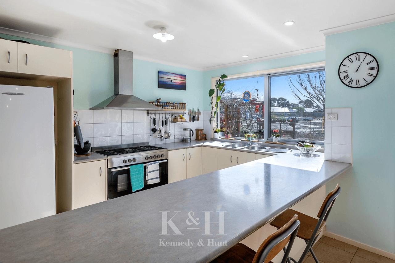 1 Lomandra Drive, Gisborne, VIC 3437