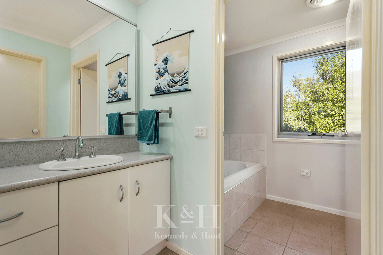 1 Lomandra Drive, Gisborne, VIC 3437