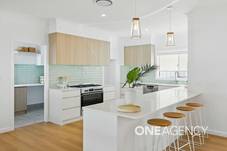 17 CRAFT STREET, LAKE ALBERT, NSW 2650