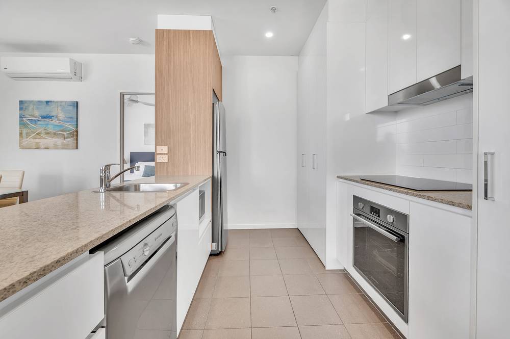 112/2729-2733 Gold Coast Highway, BROADBEACH, QLD 4218