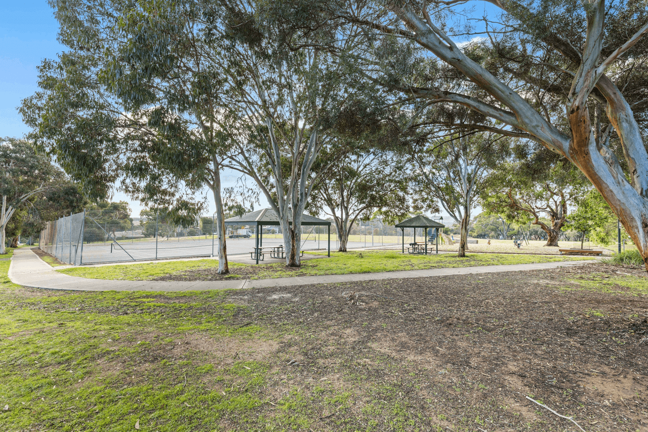 4 South Park Way, MCLAREN VALE, SA 5171