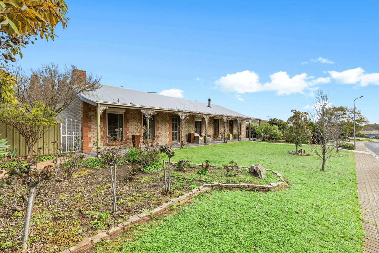 4 South Park Way, MCLAREN VALE, SA 5171