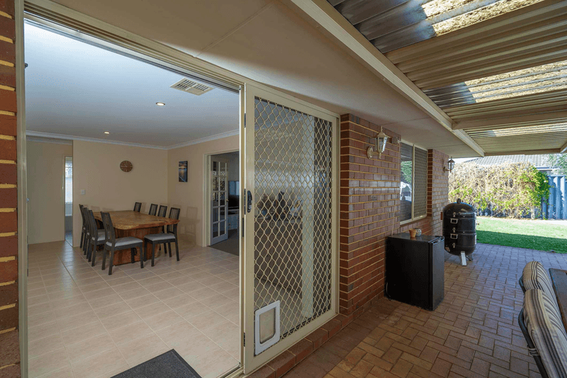 32 Copeland Drive, REDCLIFFE, WA 6104