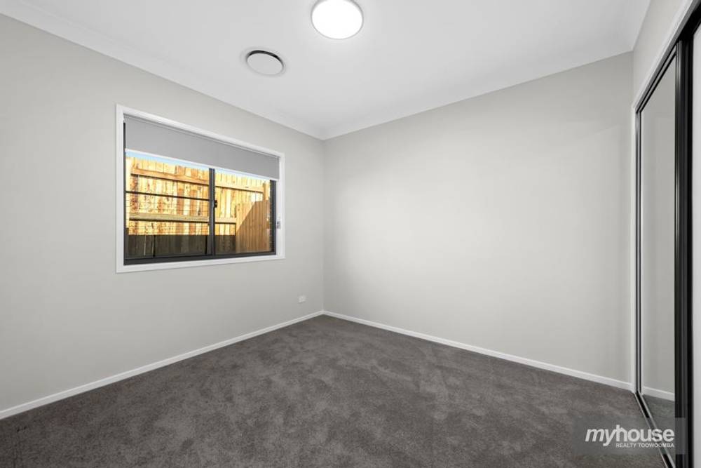 2/12 Guyana Court, DARLING HEIGHTS, QLD 4350